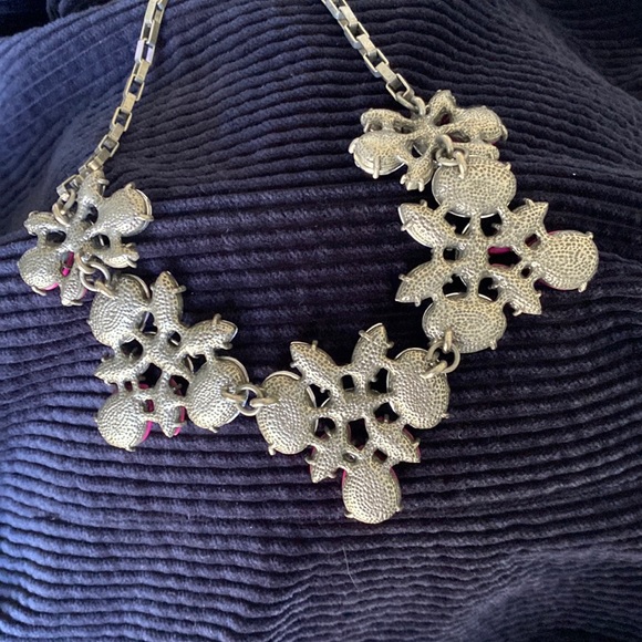 Rhinestone and pink statement necklace - Picture 2 of 2